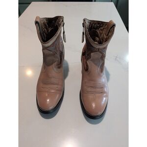 ariat boots womens zip up Style 10007966 Size 8.5B